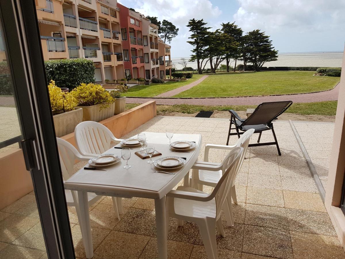 Appartement En Rdc Avec Terrasse Face A La Mer Pornic Exterior photo
